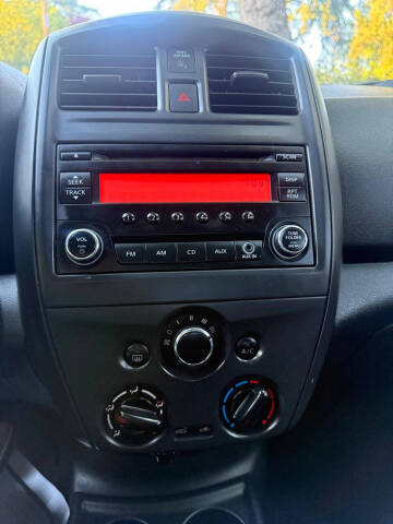 2015 Nissan Versa 1.6 S Plus