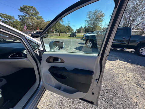 2017 Chrysler Pacifica Touring-L