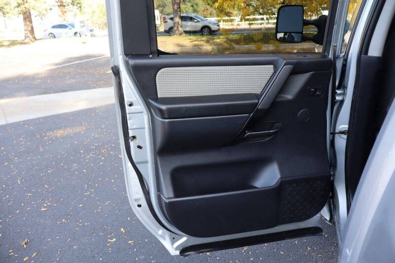 2009 Nissan Titan PRO-4X FFV