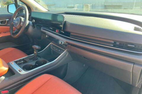 2025 Kia Carnival SX