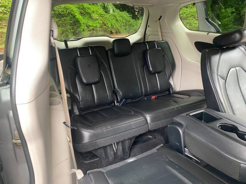 2017 Chrysler Pacifica Touring-L