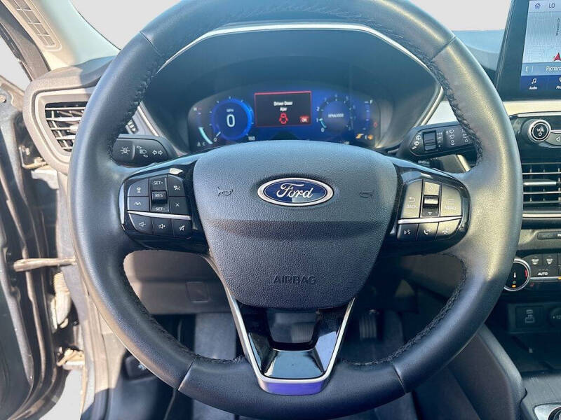 2022 Ford Escape SEL