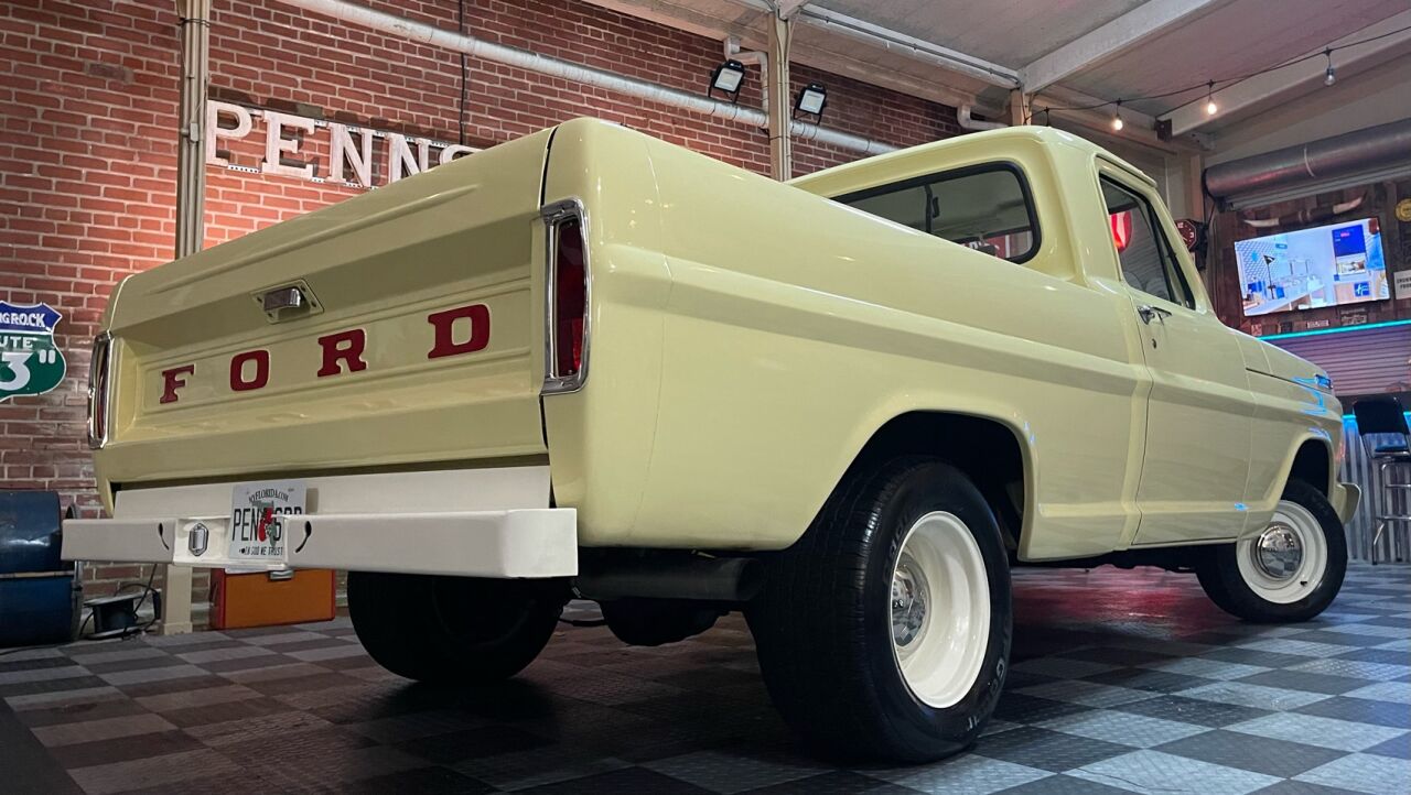 1967 Ford F-100 37