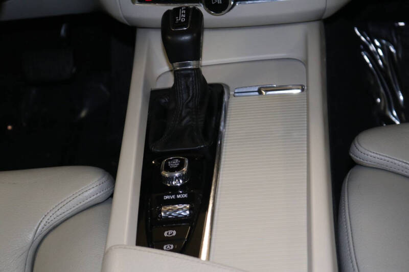 2019 Volvo XC60 T5 Momentum