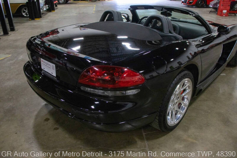 2004 Dodge Viper SRT-10