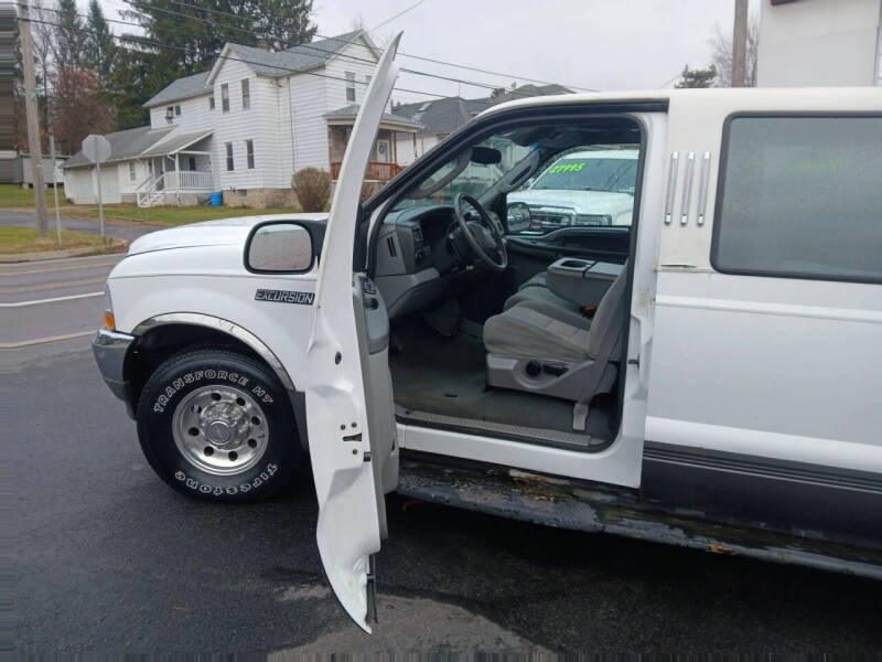 2003 Ford Excursion XLT