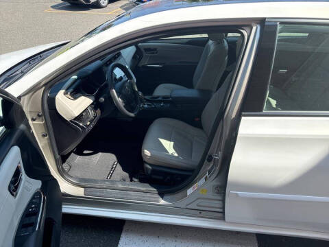 2018 Toyota Avalon Hybrid XLE Premium