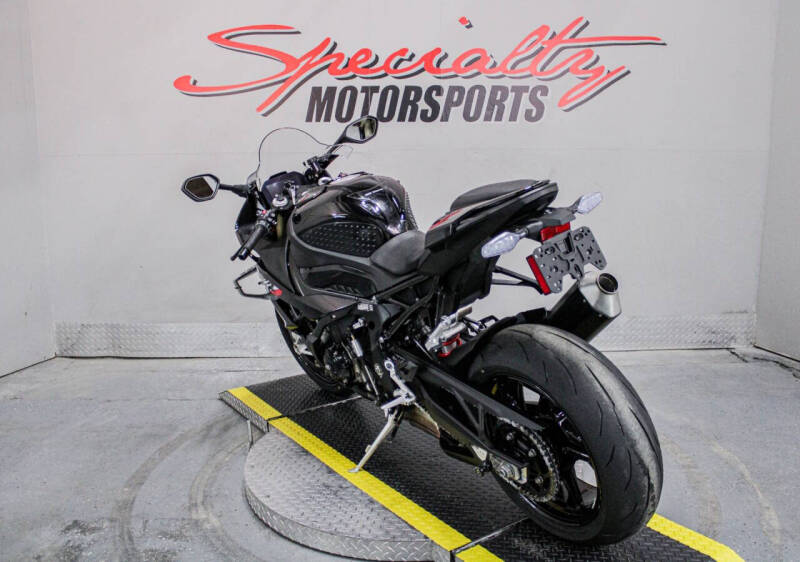 2024 BMW S 1000 RR