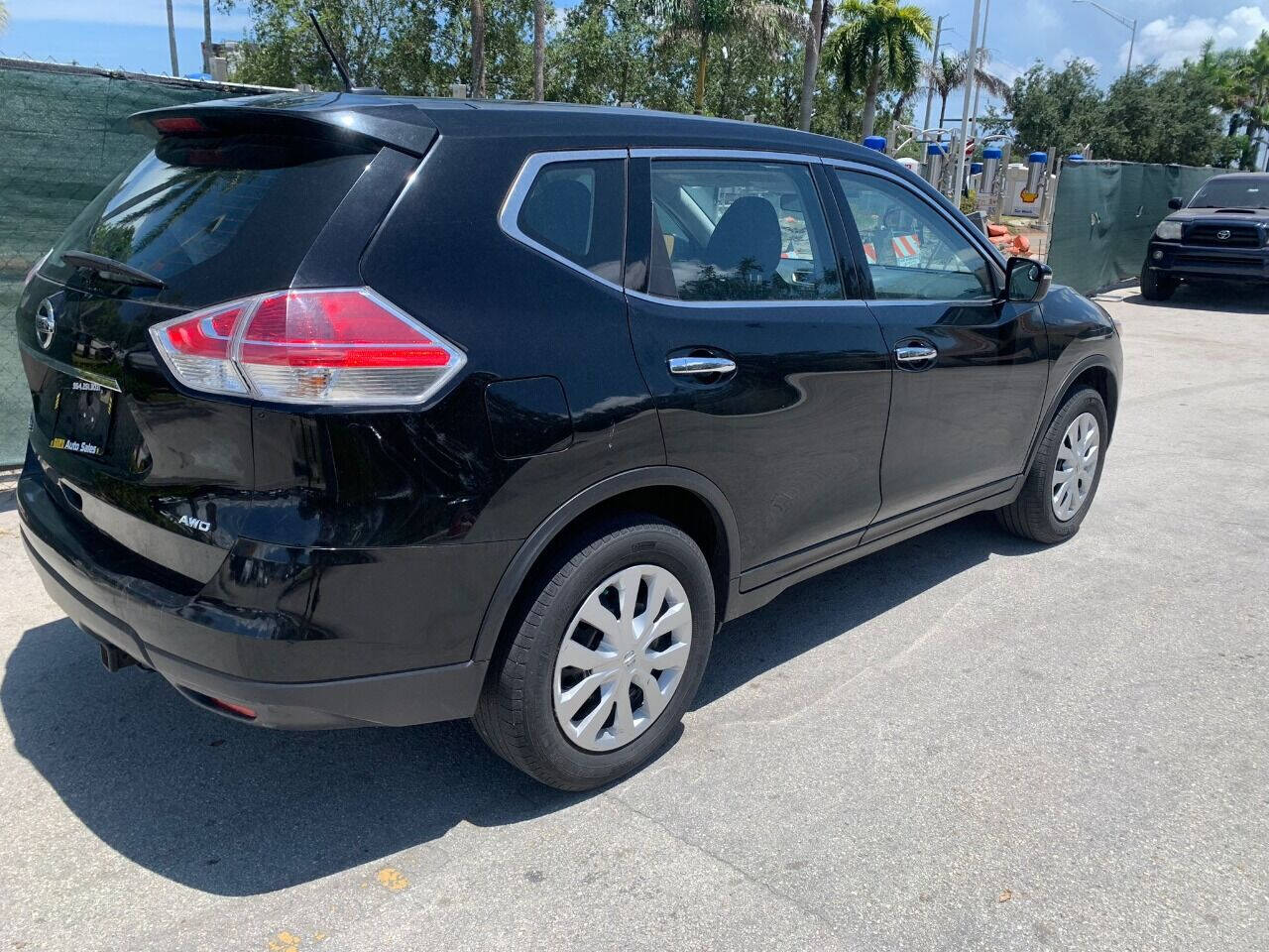 2015 Nissan Rogue  - $12,900