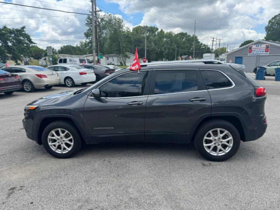 2016 Jeep Cherokee for sale at Mitrione Motors in Springfield, IL