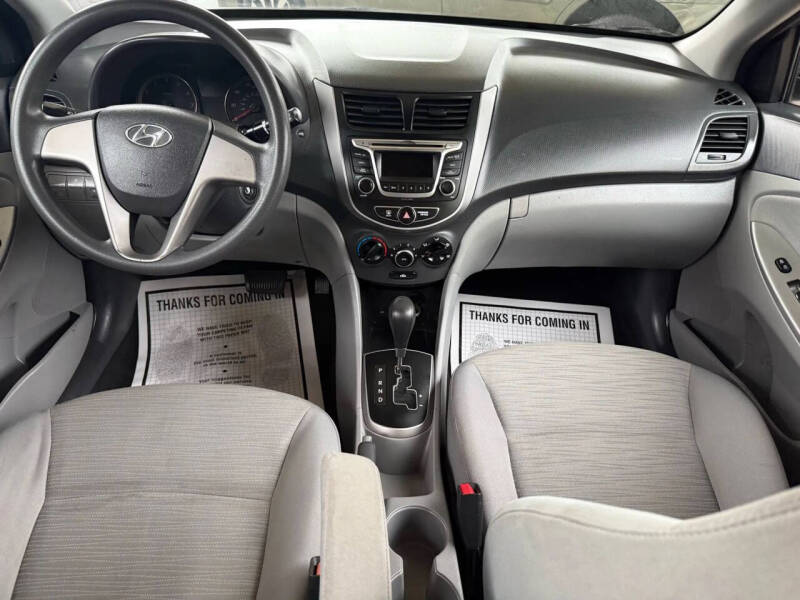 2016 Hyundai Accent SE