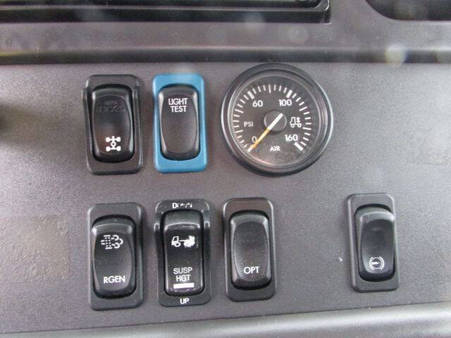 2017 Freightliner M2 106