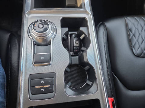 2024 Ford Edge Titanium