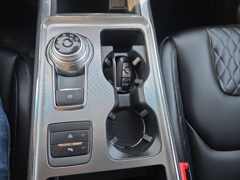 2024 Ford Edge Titanium