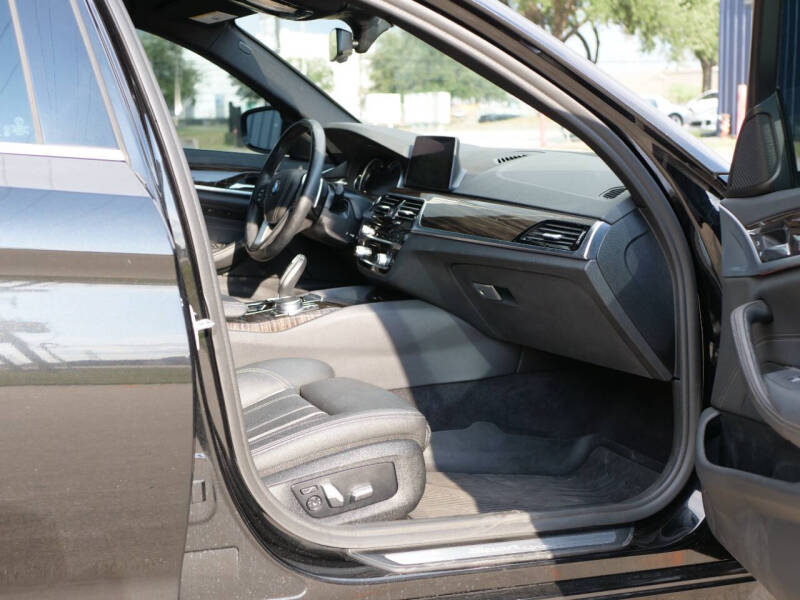 2019 BMW 5 Series 540i