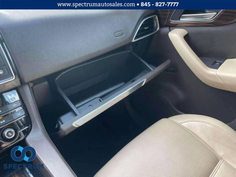 2017 Jaguar F-PACE 35t Prestige