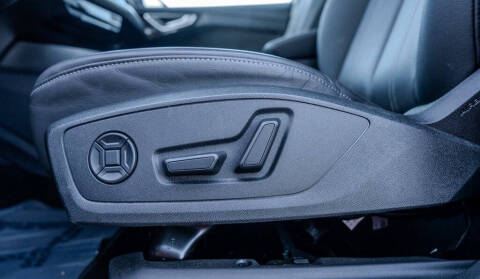 2024 Audi Q4 e-tron quattro Premium Plus 55