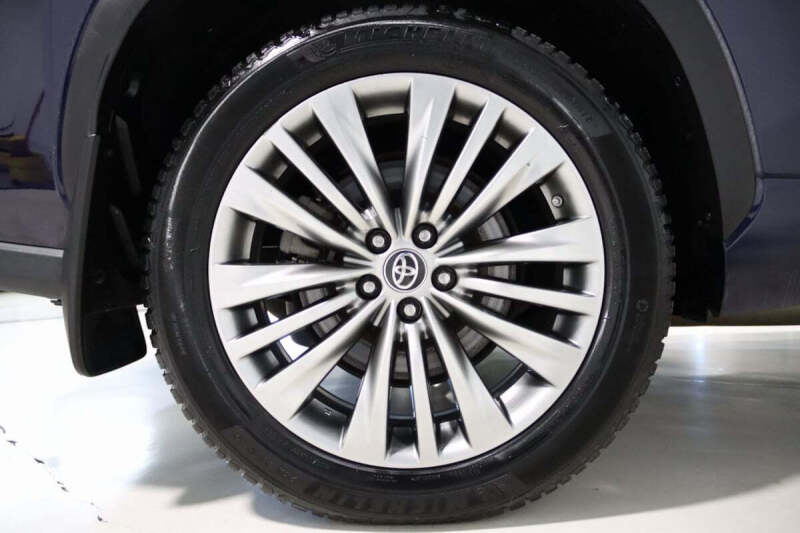 2021 Toyota Highlander Hybrid Platinum