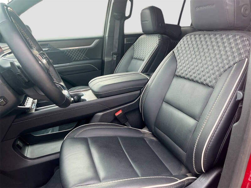 2025 GMC Acadia Denali