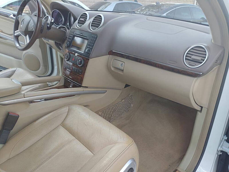 2012 Mercedes-Benz GL-Class GL 550 4MATIC