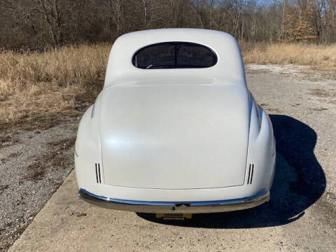 1948 Ford Coupe