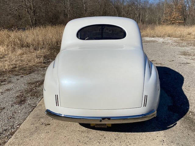 1948 Ford Coupe