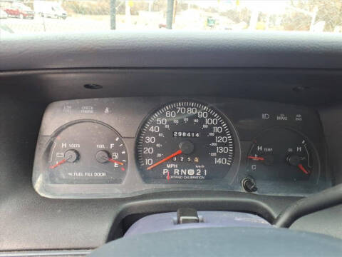 2000 Ford Crown Victoria