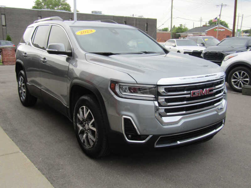 2023 GMC Acadia SLT