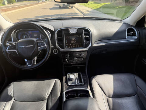 2015 Chrysler 300 Limited