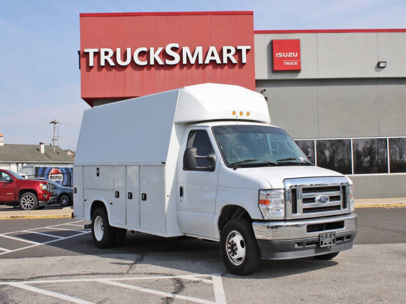 2024 Ford E-450