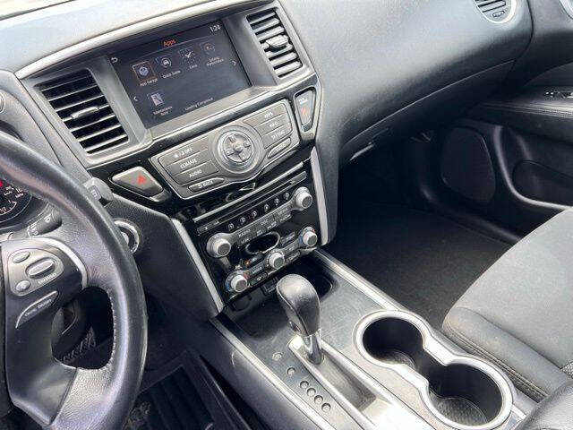 2019 Nissan Pathfinder SV