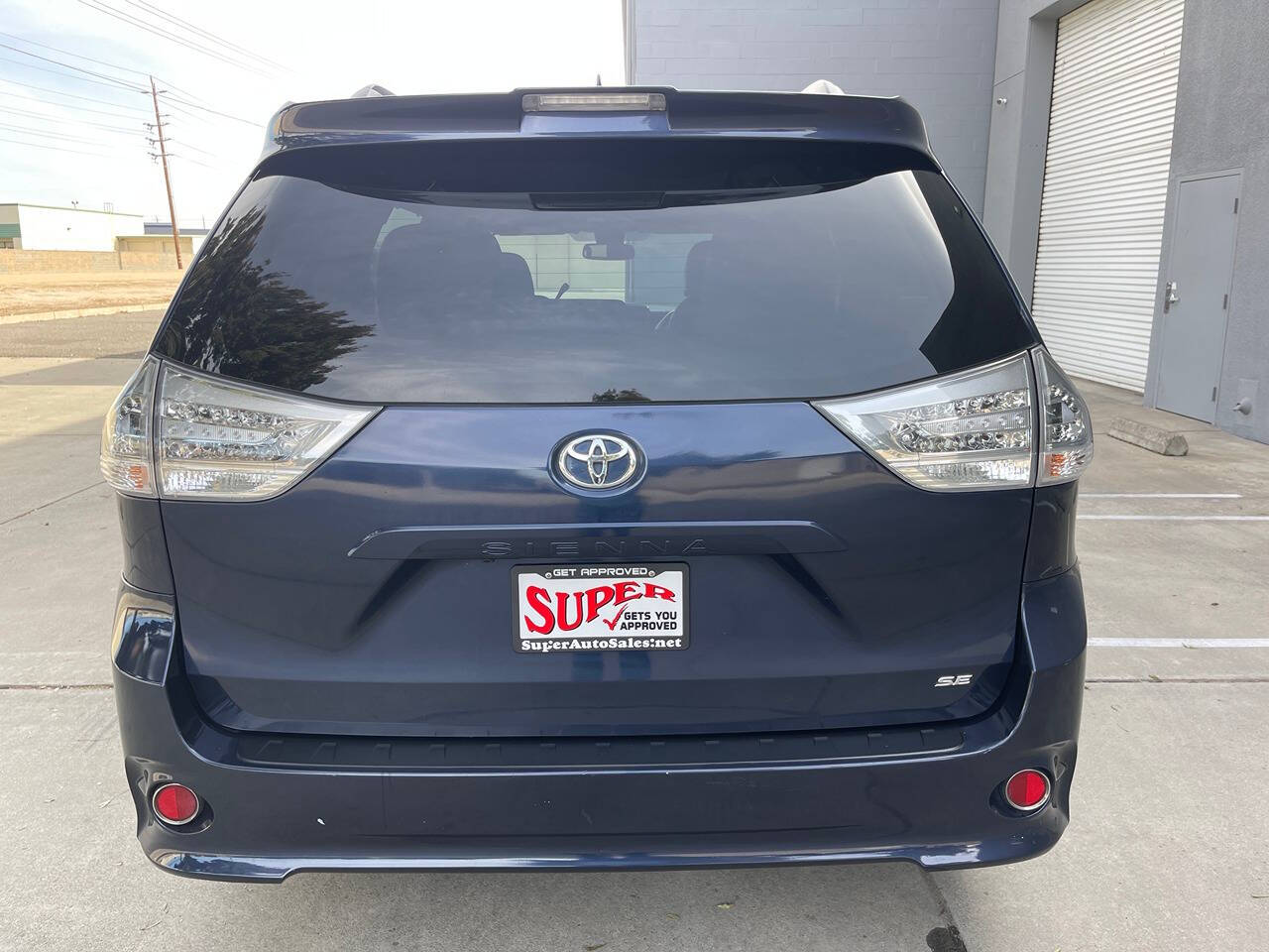 2018 Toyota Sienna for sale at Super Auto Sales Modesto in Modesto, CA