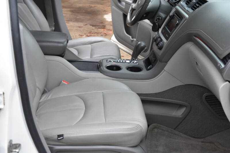 2013 GMC Acadia SLE-2