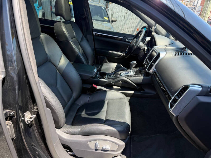 2014 Porsche Cayenne Platinum