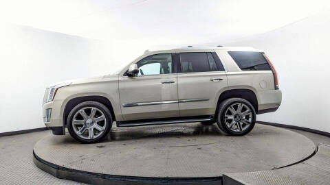 2016 Cadillac Escalade Luxury Collection