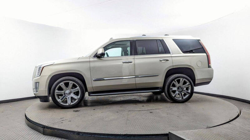 2016 Cadillac Escalade Luxury Collection