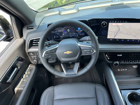 2025 Chevrolet Suburban LT