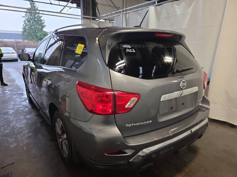 2018 Nissan Pathfinder SL