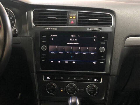 2017 Volkswagen e-Golf SE