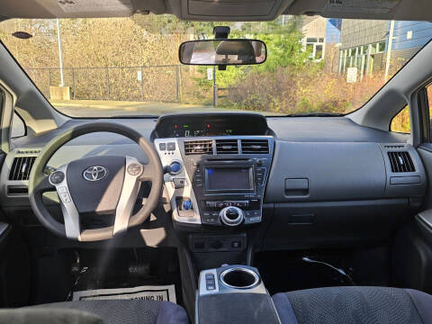 2013 Toyota Prius v Two