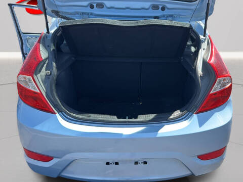 2013 Hyundai Accent SE
