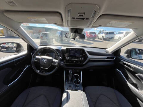 2021 Toyota Highlander LE