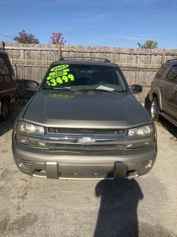 2003 Chevrolet TrailBlazer for sale at J D USED AUTO SALES INC in Doraville GA