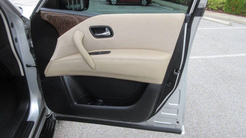 2017 Nissan Armada SV