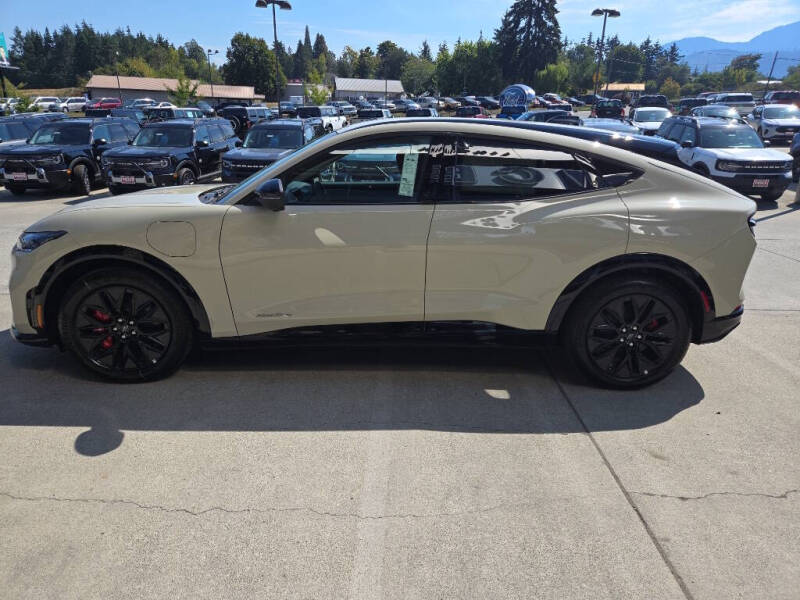 2025 Ford Mustang Mach-E Premium