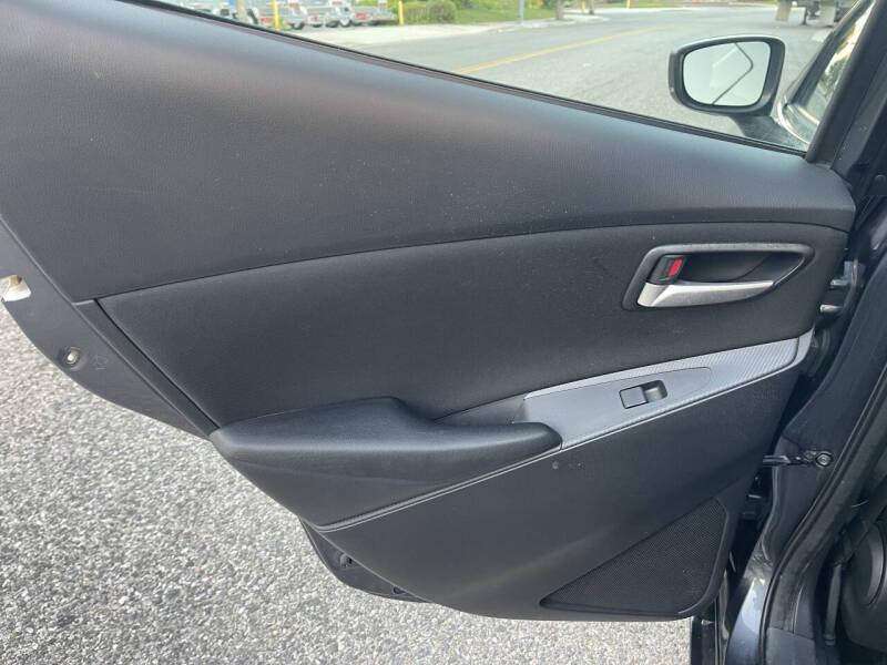 2019 Toyota Yaris XLE