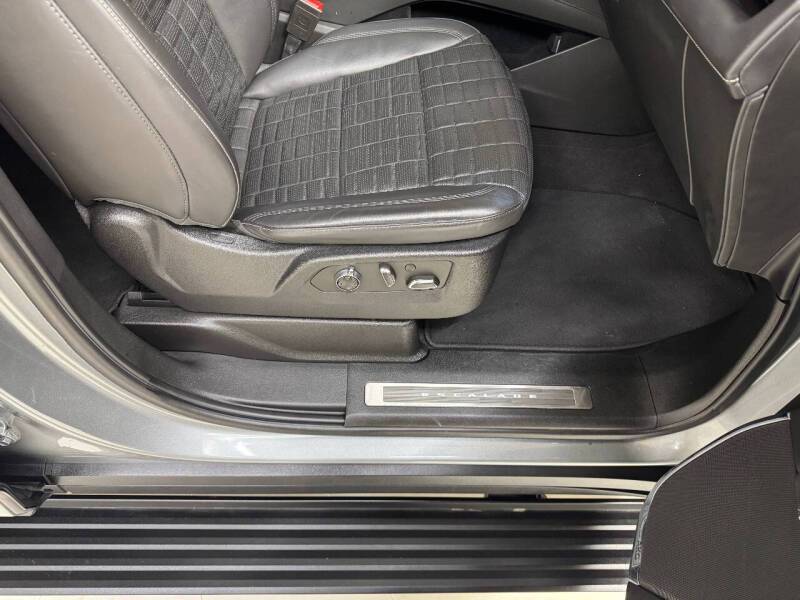 2023 Cadillac Escalade-V ESV