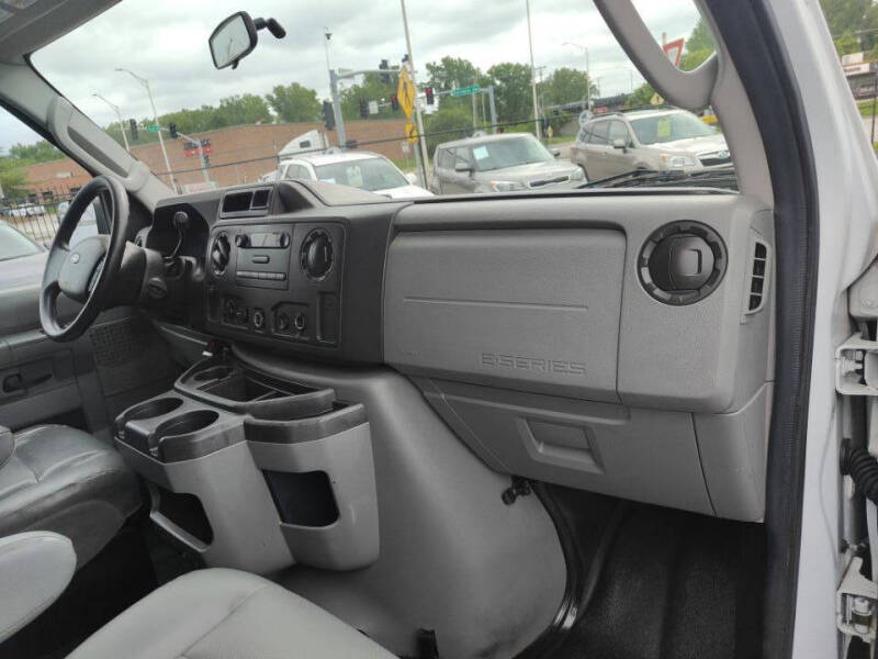 2011 Ford E-Series E-350 SD