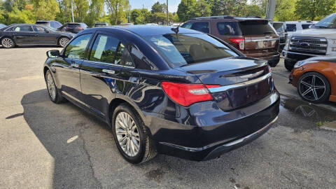 2011 Chrysler 200 Limited