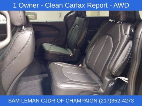 2025 Chrysler Pacifica Select